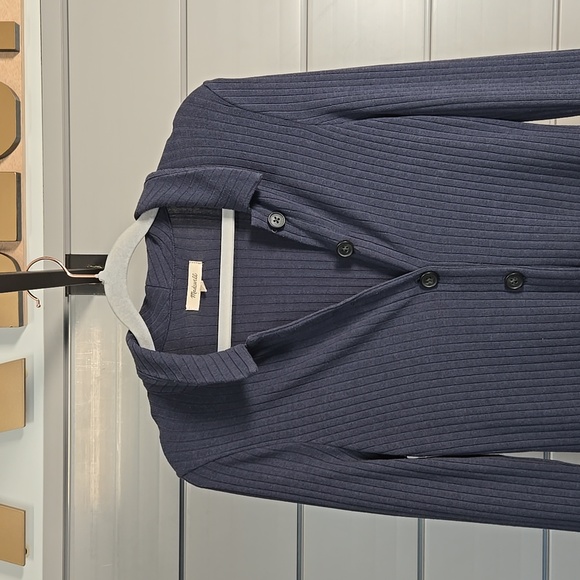 Madewell Button-Front Midi Shirtdress - Picture 6 of 9